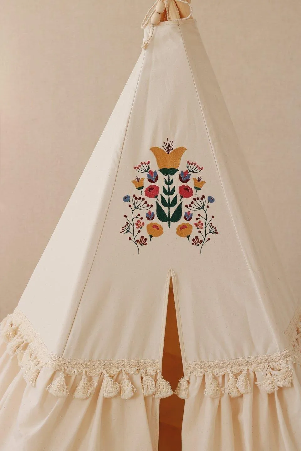 Folk - Teepee Tent With Frills And Embroidery