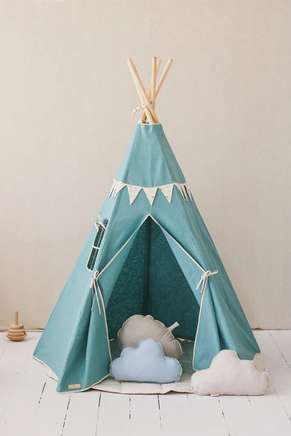 Gold Star Teepee Tent With Garland