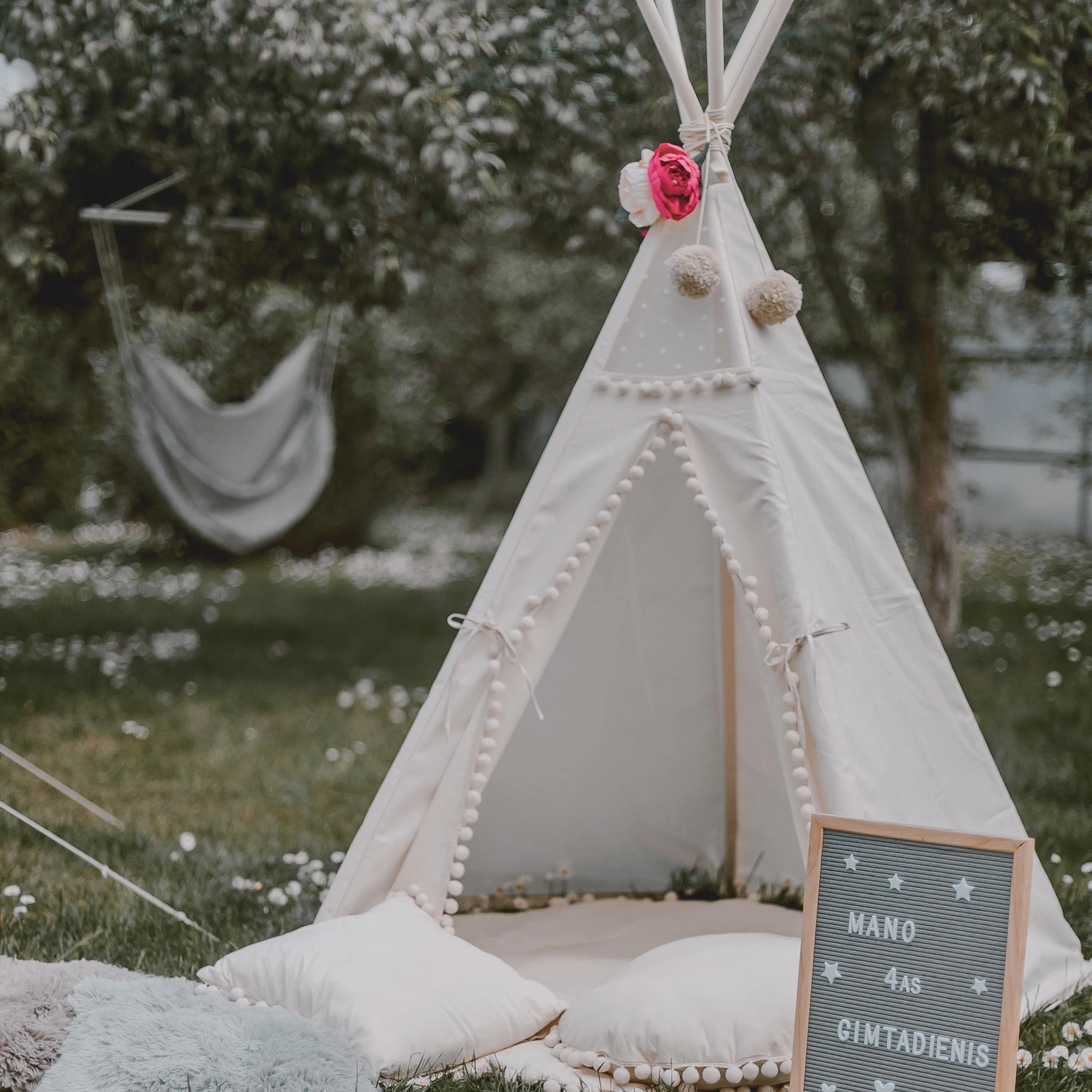 Minicamp Original Play Tent With Pompoms