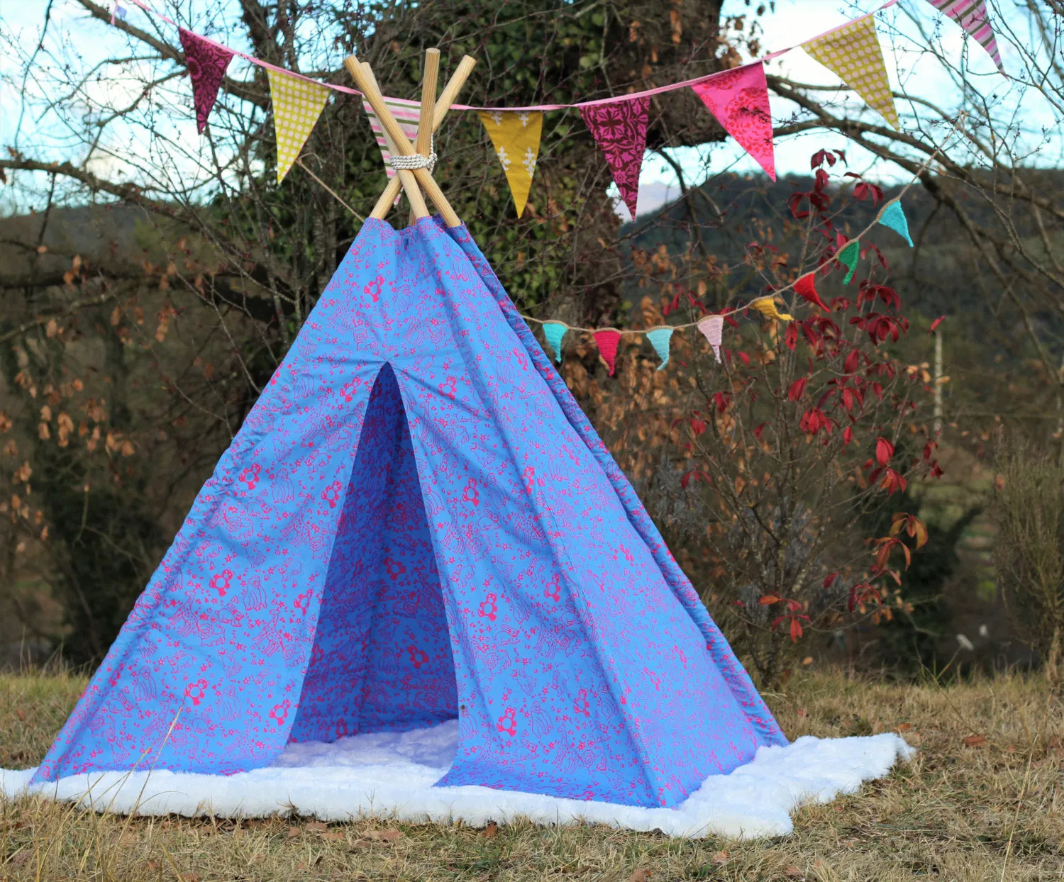 tipi / tepee / tipi / teepee Tent Animals .POLES NOT INCLUDED.